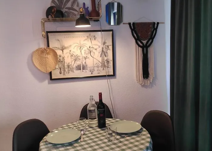Homey In Authentic El Palo Apartment *